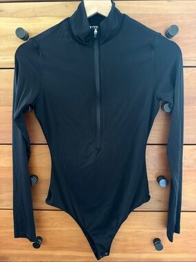 HYZ Black Long Sleeve Half Zip Front Thong Bodysuit NWOT Size S